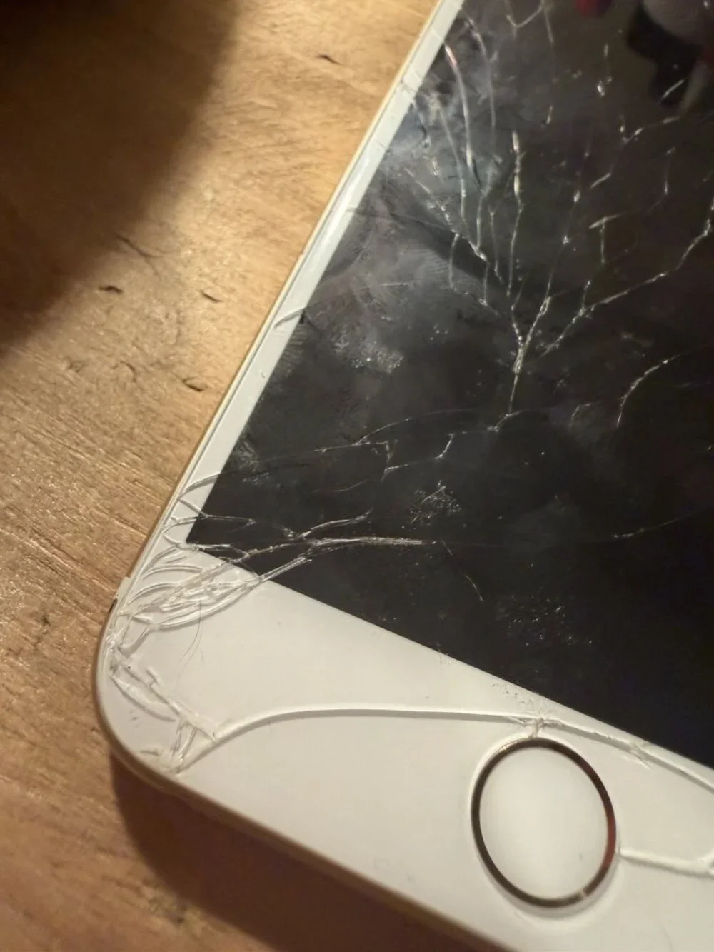 apple iphone 6s plus a1687 & iPhone S 1688 Parts  Or Repair Only
